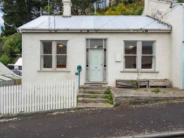 House for rent in Otakou