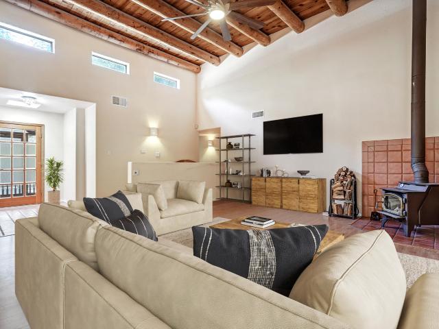 House for sale in Peralta, New Mexico