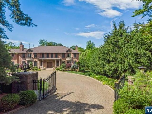 House for sale in Alpine, New Jersey