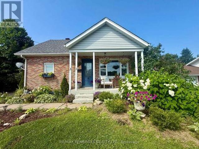 House for sale in Renfrew, Ontario