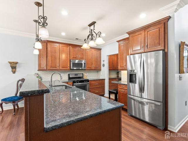 Townhouse for sale in Old Bridge