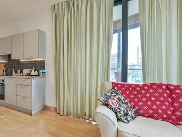 Apartment for rent in London Borough of Merton, South Wimbledon