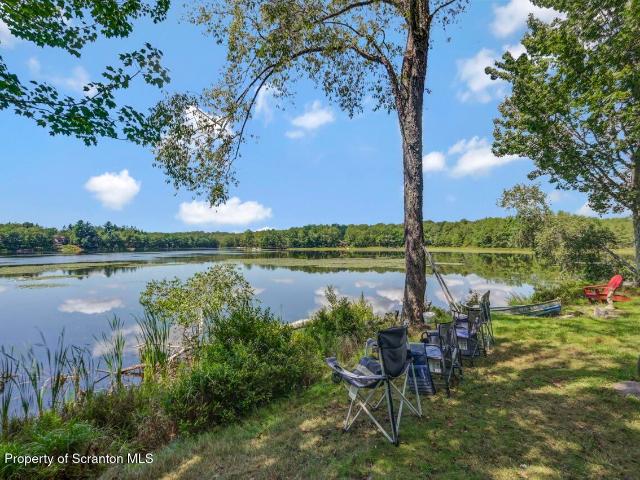 House for sale in Newfoundland, Pennsylvania