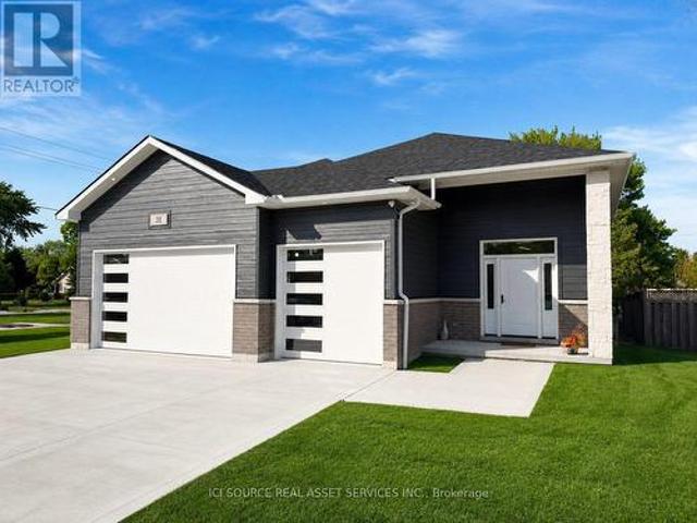 House for sale in Chatham–kent, Ontario