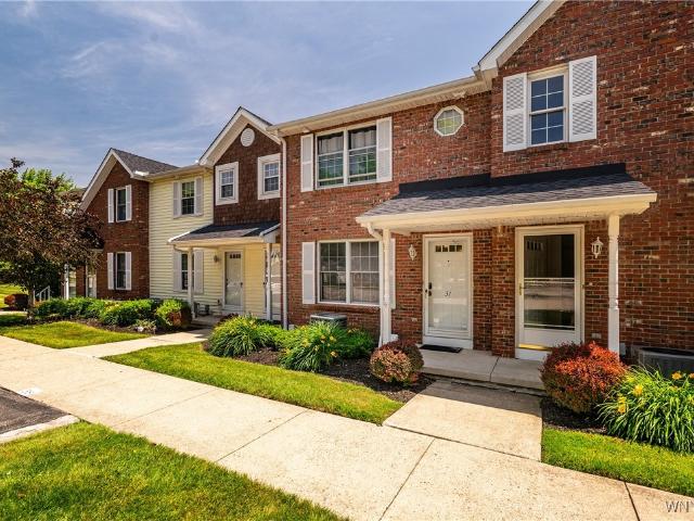 Condo for sale in Lancaster