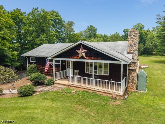 House for sale in Neshanic Station, New Jersey
