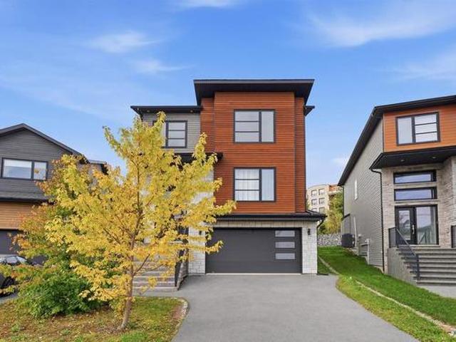 House for sale in Stonington Park, Bedford