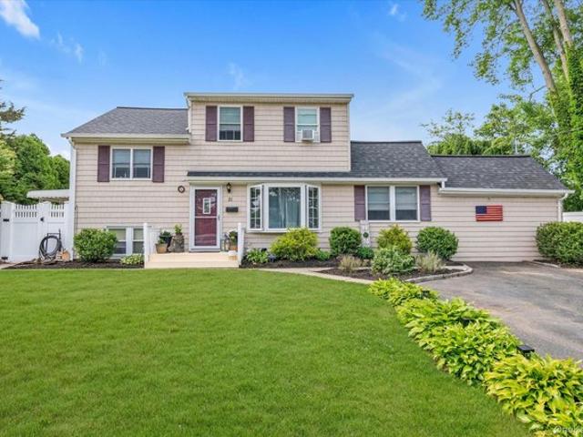 House for sale in Bohemia, New York