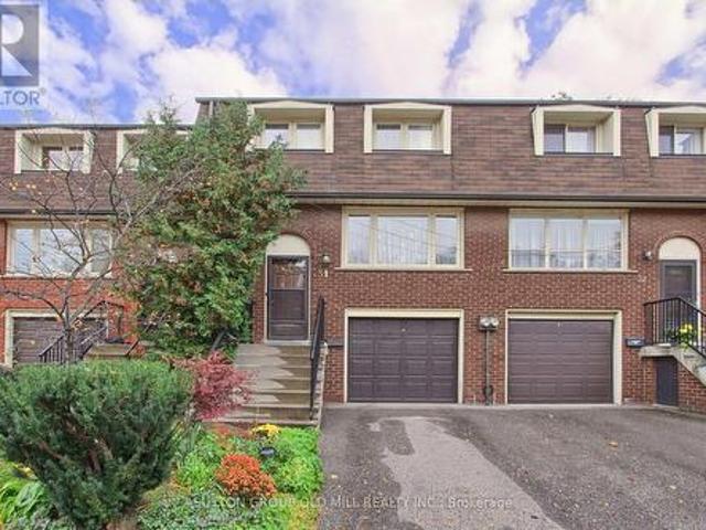 Townhouse for rent in Etobicoke Centre, Toronto