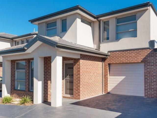House for rent in Sanctuary Hills, Melbourne
