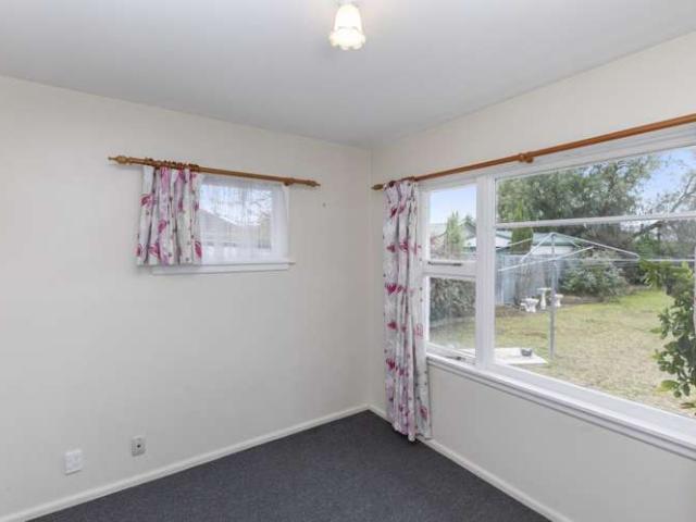 House for sale in Chaslands, Canterbury