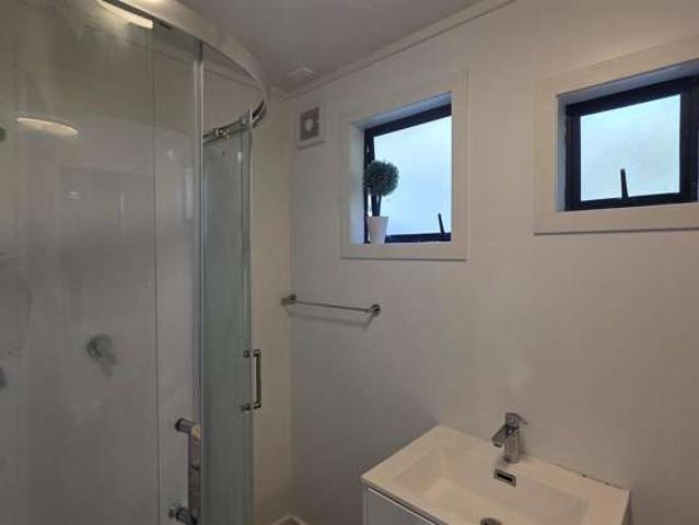 House for rent in Point England, Oroua County