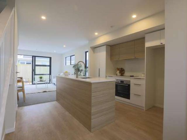 Townhouse for sale in Days Bay, Wellington