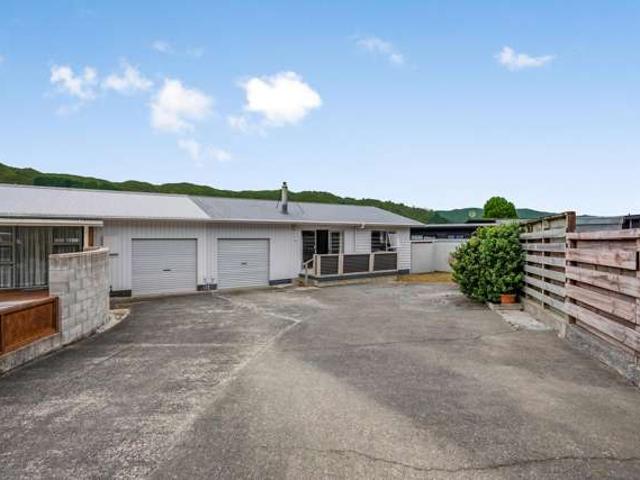 Townhouse for sale in Days Bay, Wellington