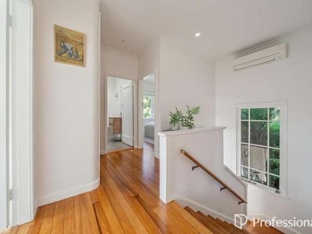 House for sale in Days Bay, Wellington
