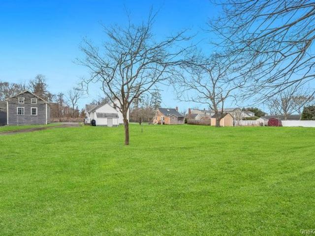 House for sale in Bohemia, New York