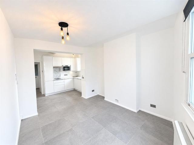 Studio for rent in Round Hill, Brighton