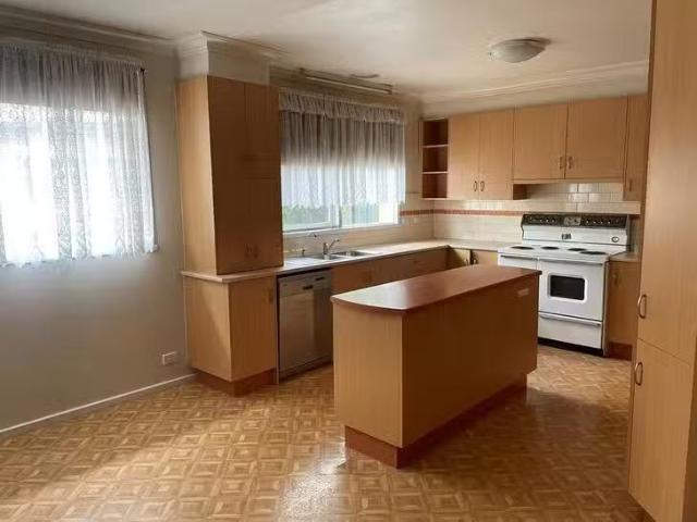 House for rent in Keilor, Victoria