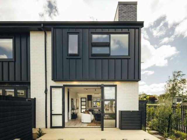 House for sale in Oratia