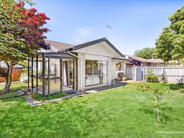 House for rent in Chaslands, Canterbury