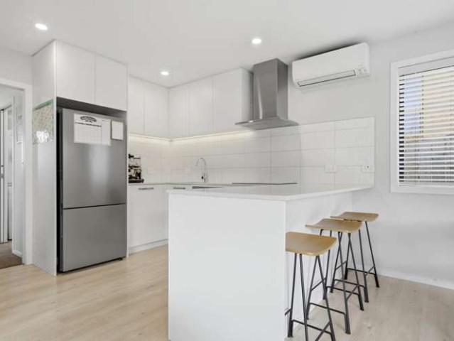 House for rent in Paremoremo