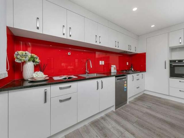 Townhouse for sale in Point England