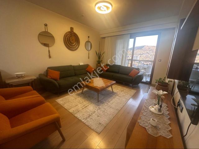 Bornova, İzmir içerisinde satılık mülk