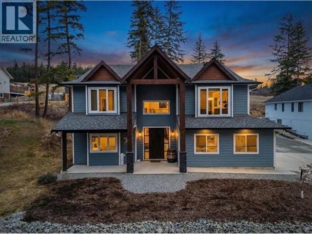 House for sale in Salmon Arm, British Columbia