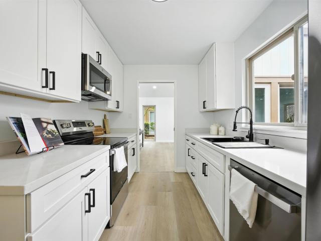 Townhouse for sale in Alameda