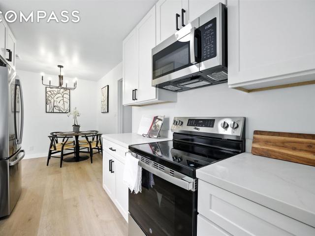 Townhouse for sale in Alameda