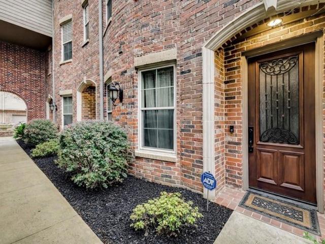 Condo for sale in Dallas, Texas