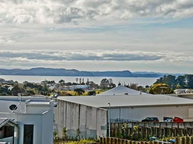 Apartment for rent in Whangaparāoa, Hibiscus and Bays