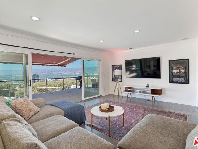 Property for rent in Canoga Park, California
