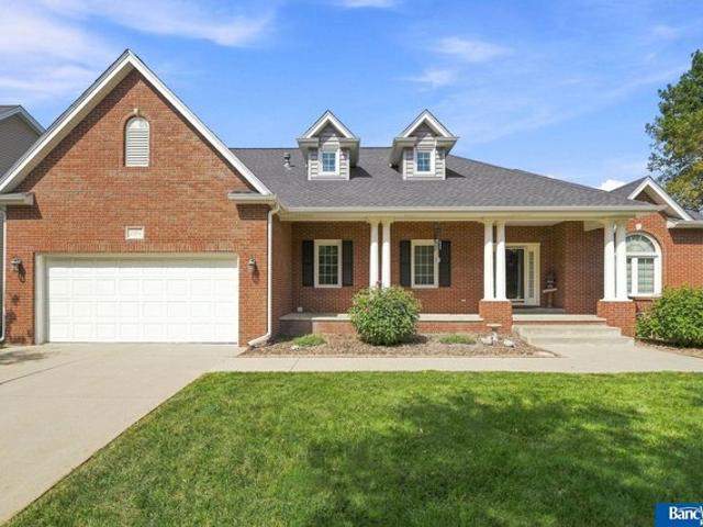 House for sale in Pointe Estates, Lincoln