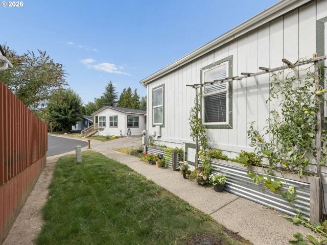 House for sale in Heron Pointe, Fairview