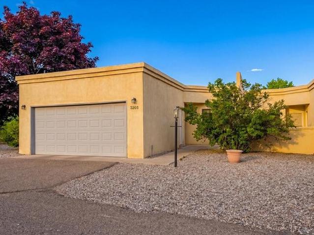 Townhouse for sale in Rio Rancho, New Mexico