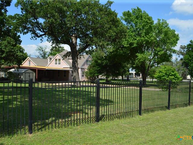House for sale in Milam, Texas