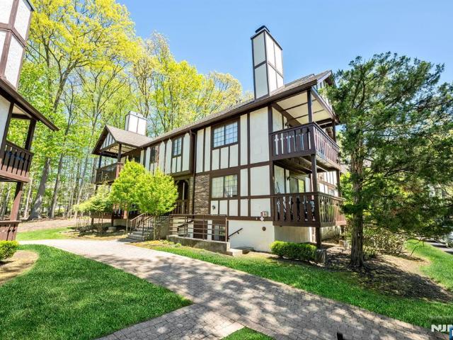 Townhouse for sale in Mahwah, New Jersey