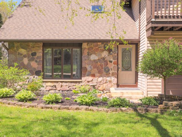 House for sale in Mchenry, Illinois