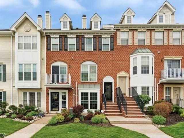 Townhouse for sale in Bridgewater, New Jersey