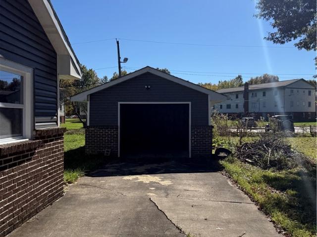 House for sale in Youngstown, Mahoning County