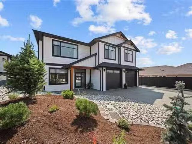House for sale in Clayoquot, British Columbia