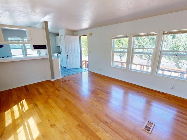 House for sale in Gold Beach, Curry County
