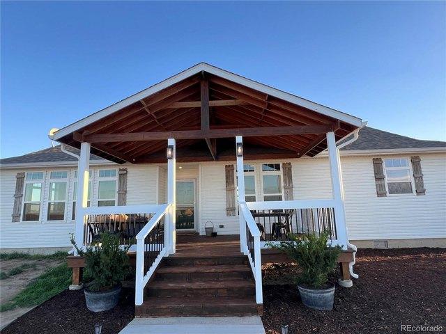 House for sale in Keenesburg, Weld County
