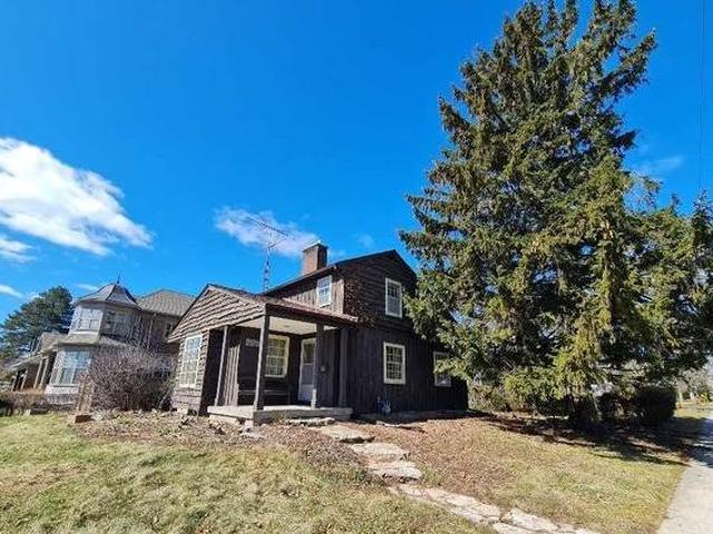 House for sale in Burlington, Ontario