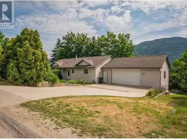 House for sale in Castlegar, British Columbia