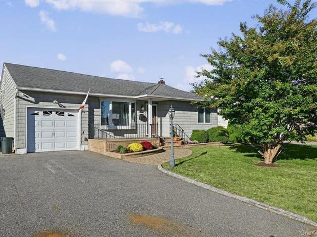 House for sale in Wantagh, Nassau County