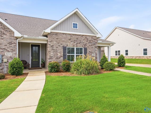 Townhouse for sale in Decatur, Alabama