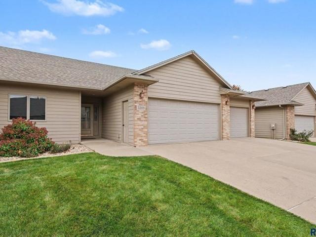 Townhouse for sale in Sioux Falls, Minnehaha County