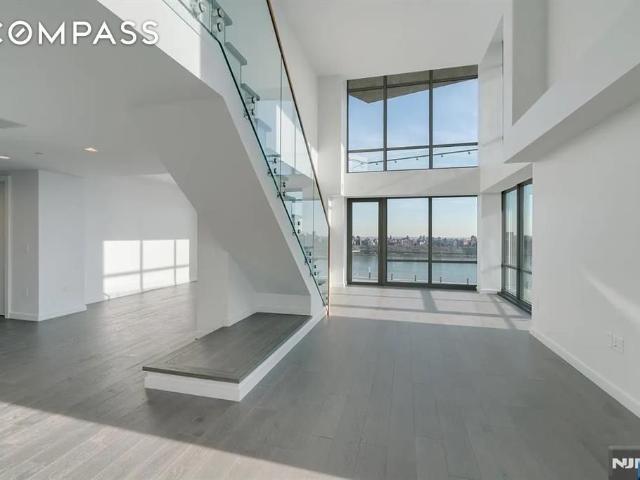 Condo for sale in Cliffside Park, New Jersey
